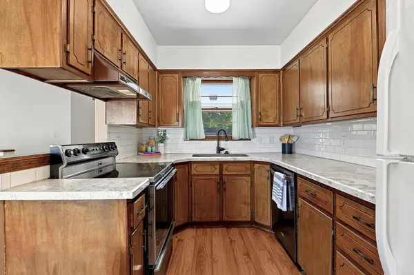 214 E Pioneer Pl, Mulvane, KS 67110