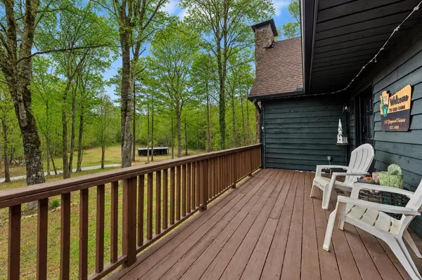 130 Dogwood TER, Marietta, SC 29661