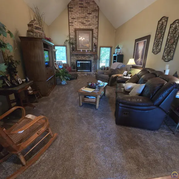 4428 SW Colly Creek DR, Topeka, KS 66610