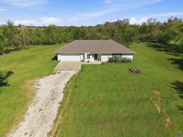 3970 62nd Ter, Meriden, KS 66512