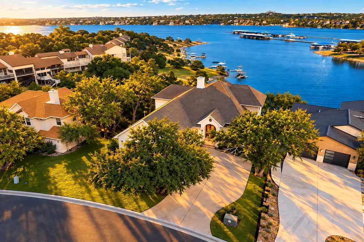 343 Venture BLVD S, Point Venture, TX 78645