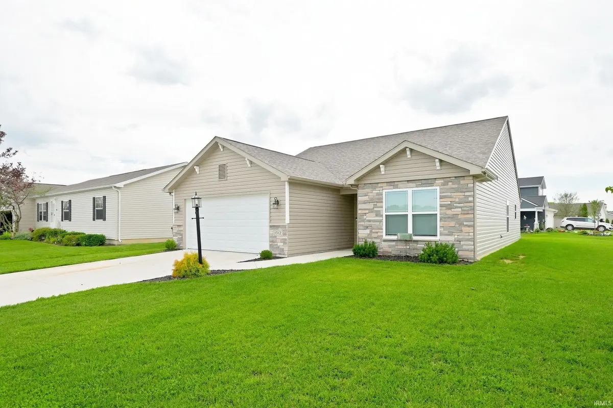1012 N Walsh ST, Garrett, IN 46738