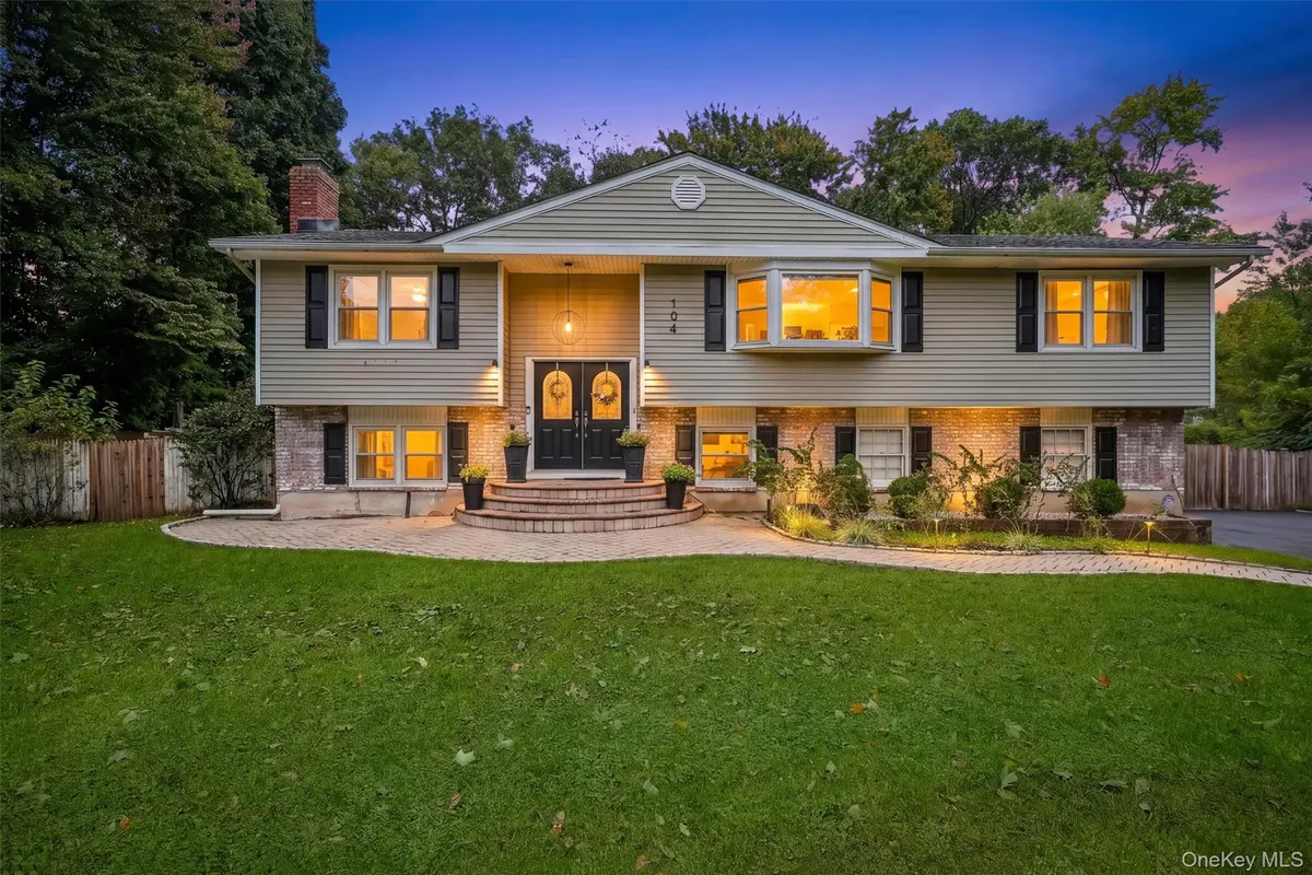 104 S Airmont RD, Suffern, NY 10901