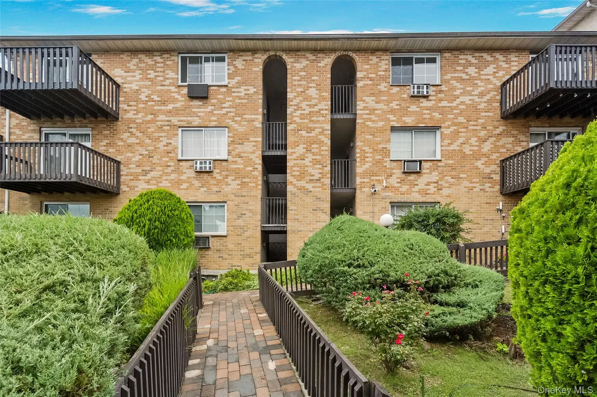 351 N Broadway #2I, Yonkers, NY 10701