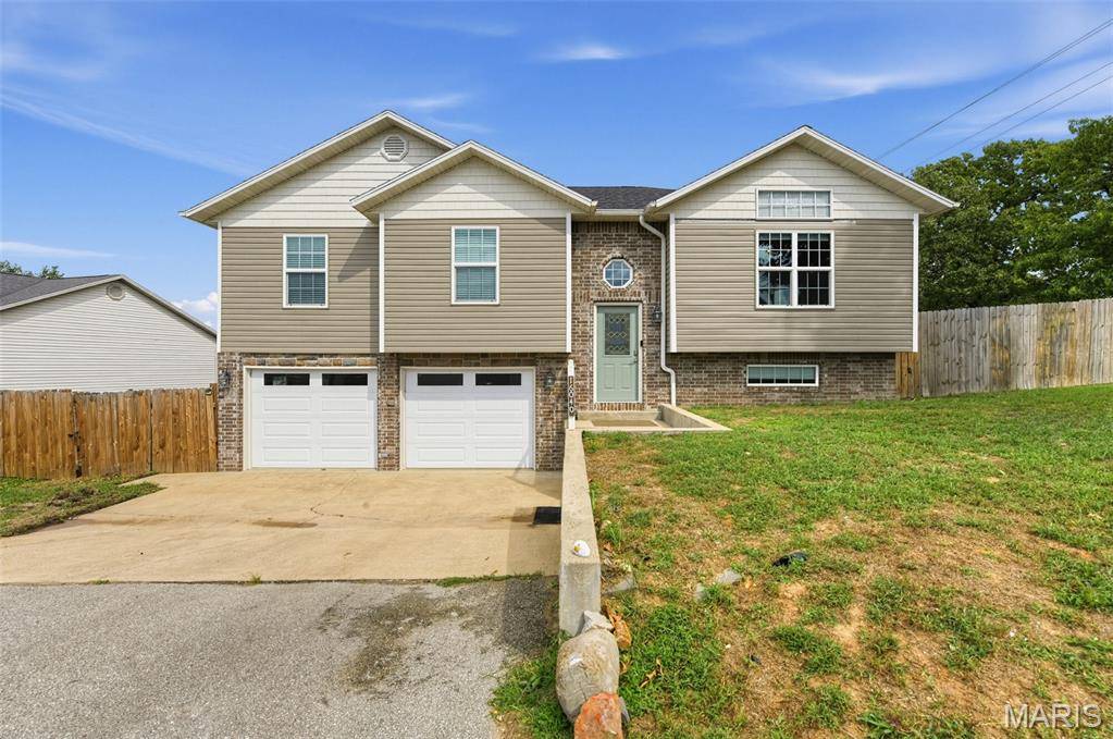 16040 Haidyn RD, St Robert, MO 65584
