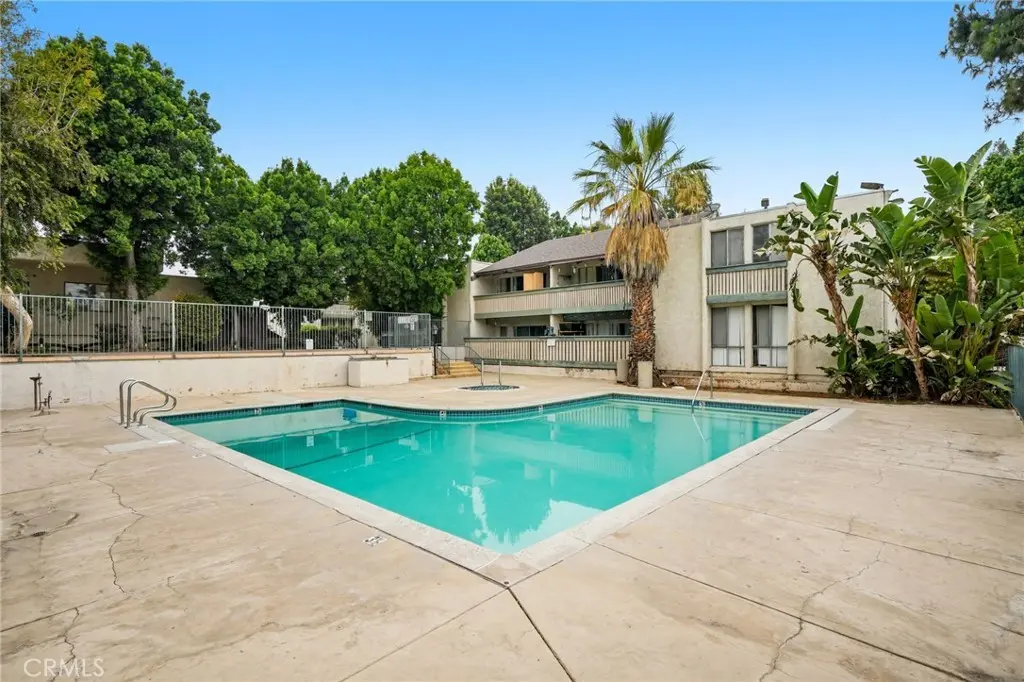 8601 International AVE #234, Canoga Park, CA 91304