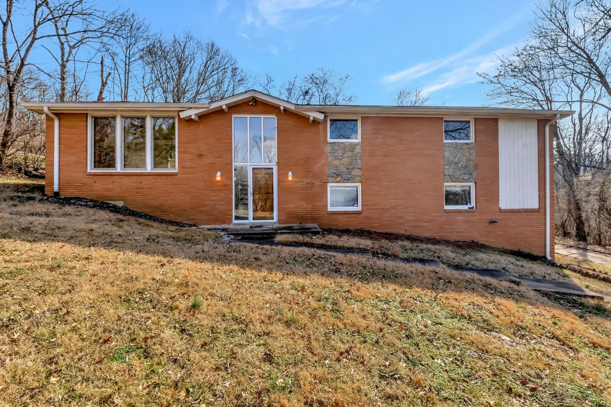 6469 Fleetwood Dr, Nashville, TN 37209