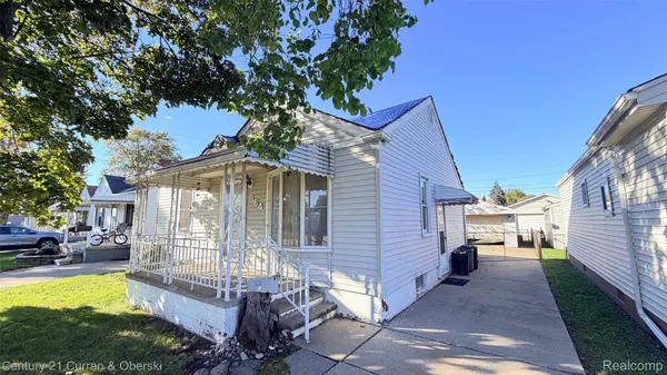 864 Hudson ST, Wyandotte, MI 48192