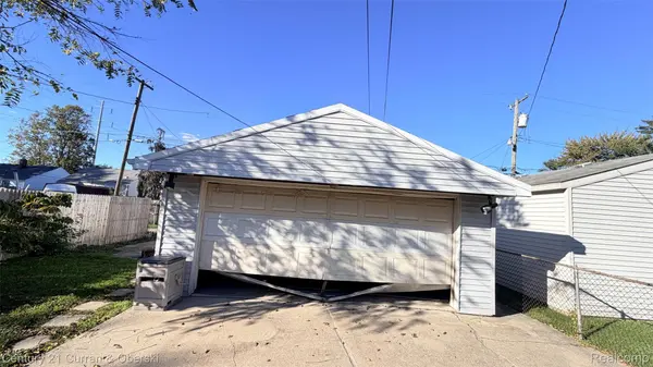 864 Hudson ST, Wyandotte, MI 48192