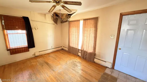 864 Hudson ST, Wyandotte, MI 48192