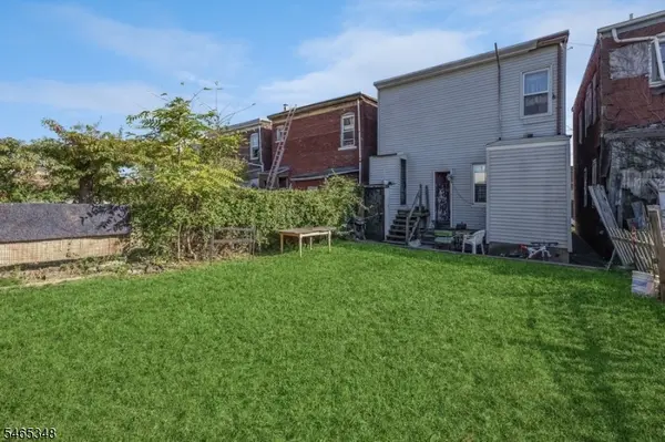 81 George St, Paterson City, NJ 07503