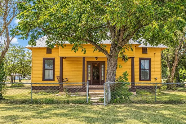 115 N Lockhart ST, Paige, TX 78659