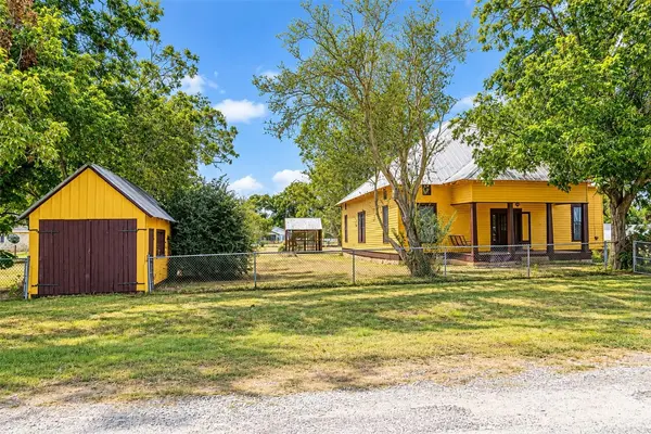 115 N Lockhart ST, Paige, TX 78659