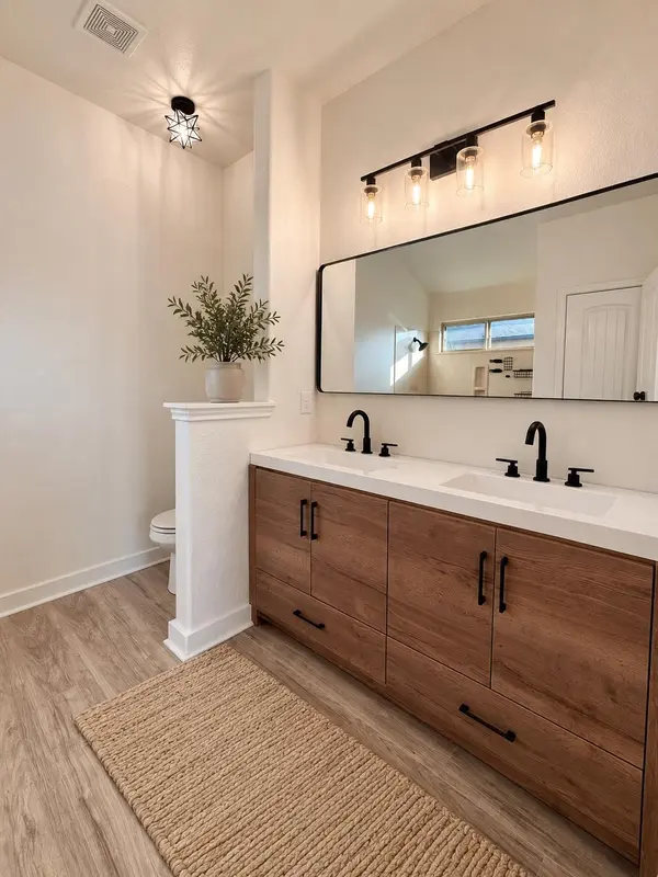606 Old Peak RD, Georgetown, TX 78626