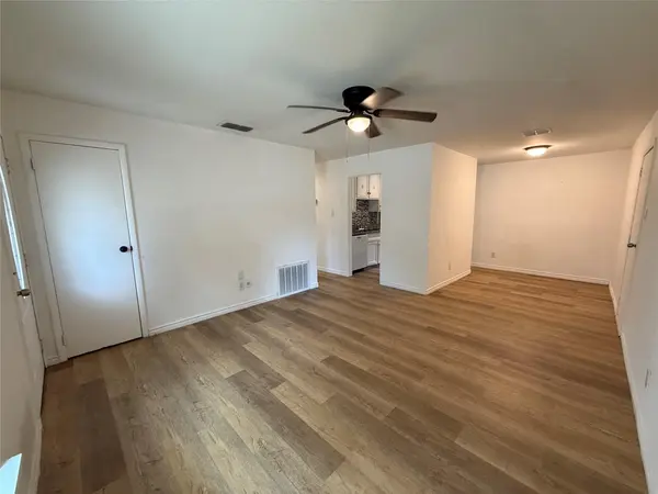 1204 Aransas ST, Lockhart, TX 78644
