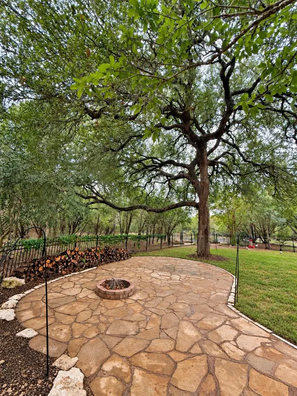 246 Southern Sunset CV, Driftwood, TX 78619