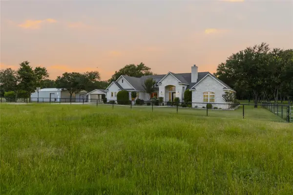 4140 County Road 467, Elgin, TX 78621