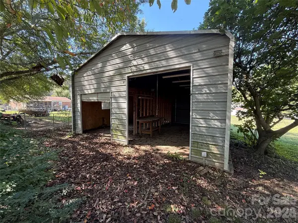 324 Briarwood DR, Dallas, NC 28034