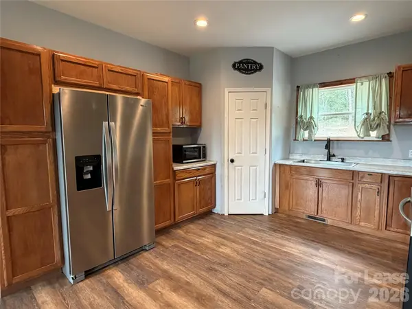 301 McGinnis DR, Old Fort, NC 28762