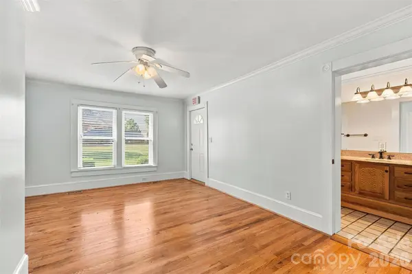 1892 W Memorial HWY, Union Grove, NC 28689