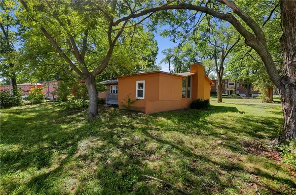 7415 W 61st ST, Mission, KS 66202