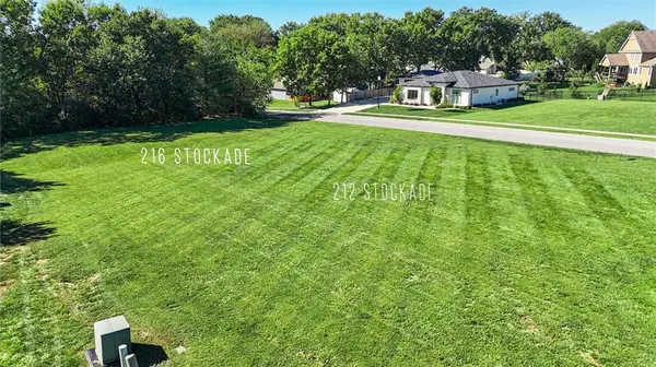 216 Stockade ST, Lawrence, KS 66049