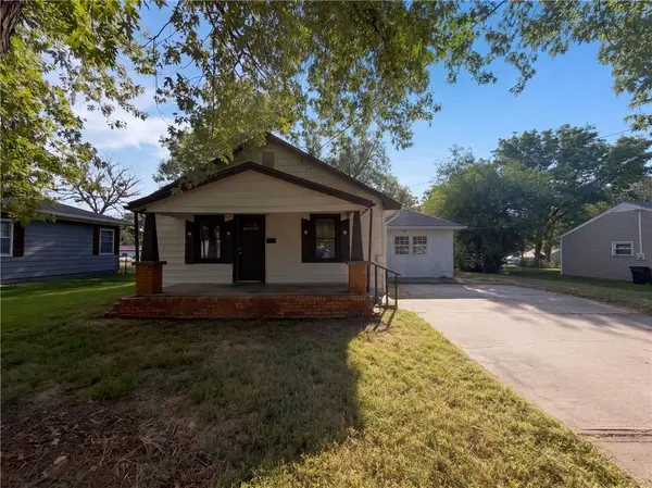 801 N Delaware ST, Butler, MO 64730