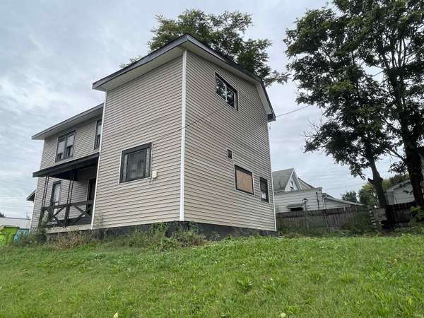 305 N LaFontaine ST, Huntington, IN 46750