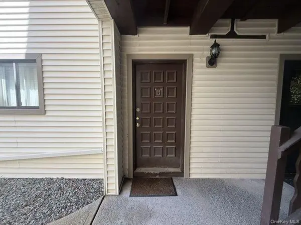 21 Village Park DR #1B, Fishkill, NY 12524