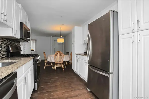 94 Gauguin CT #94, Middle Island, NY 11953
