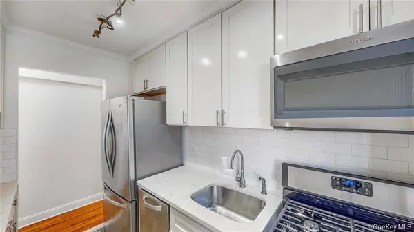 6615 Wetherole ST #14C, Rego Park, NY 11374