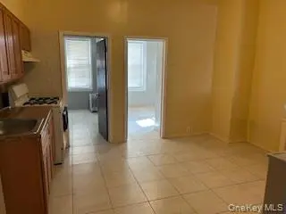61-38 Grand AVE, Maspeth, NY 11378
