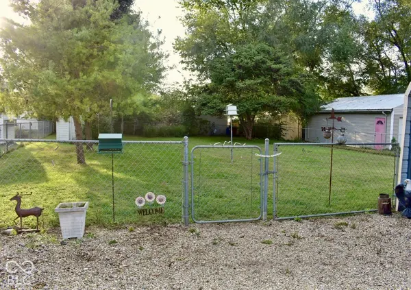 916 S Pleasant ST, Edinburgh, IN 46124