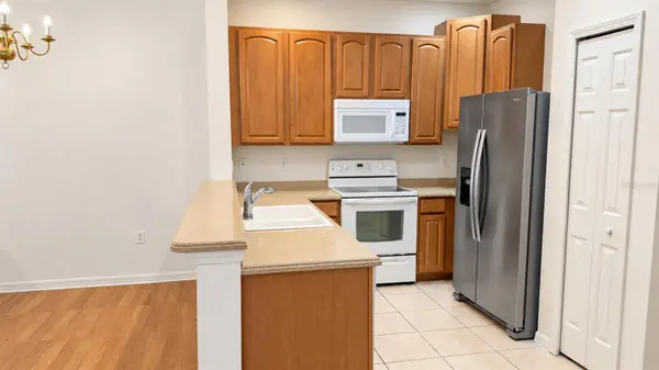 3554 PARKRIDGE CIR #31-202, Sarasota, FL 34243