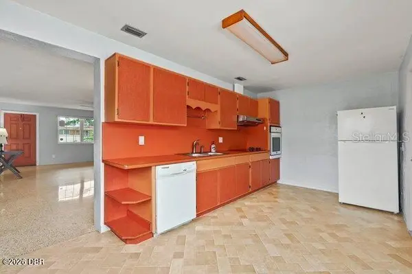 1002 THUNDERBIRD DR, Daytona Beach, FL 32117