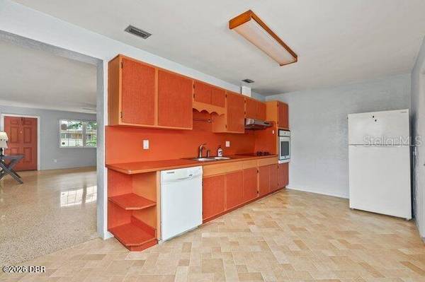 1002 THUNDERBIRD DR, Daytona Beach, FL 32117