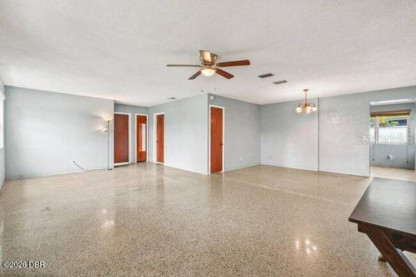 1002 THUNDERBIRD DR, Daytona Beach, FL 32117