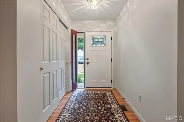 999 Winter Park DR, Fenton, MO 63026