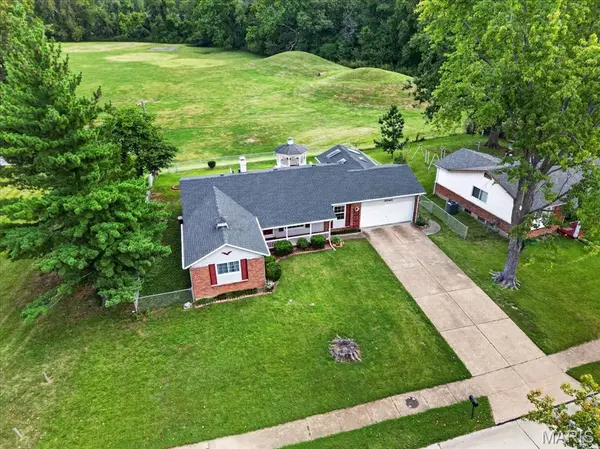 3040 Churchill DR, Florissant, MO 63033