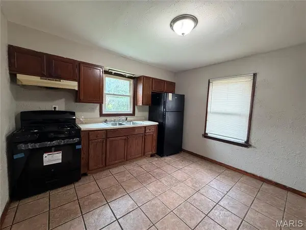 9812 Winkler, St Louis, MO 63136