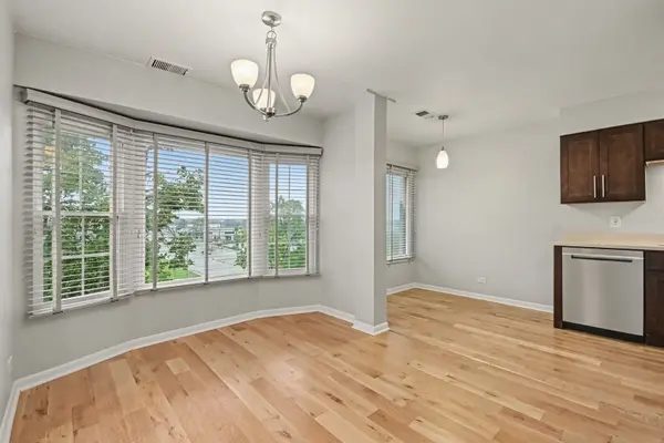 8620 Waukegan RD #511, Morton Grove, IL 60053