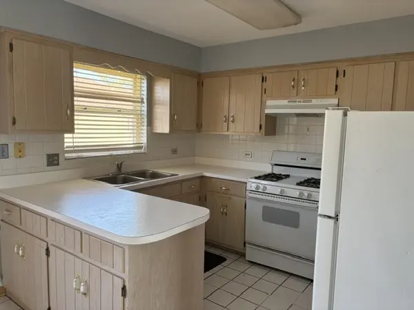 8320 W Belmont AVE #11, Chicago, IL 60634