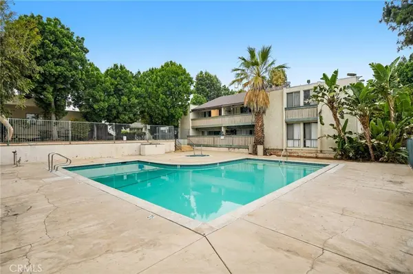 8601 International AVE #234, Canoga Park, CA 91304