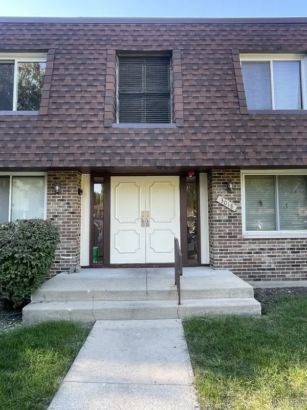 3018 Roberts DR #3, Woodridge, IL 60517