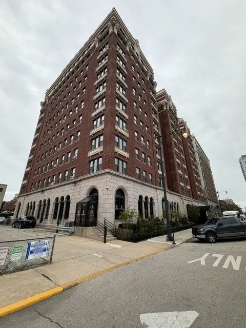5300 S South Shore DR #63, Chicago, IL 60615