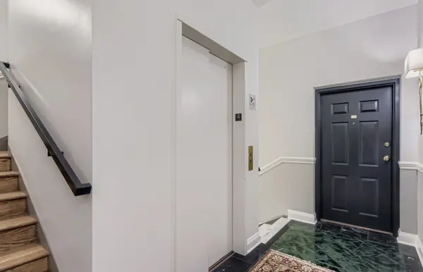 1510 N Dearborn Pkwy #402, Chicago, IL 60610
