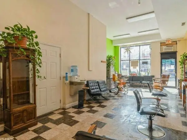 2946 W Belmont AVE #1, Chicago, IL 60618