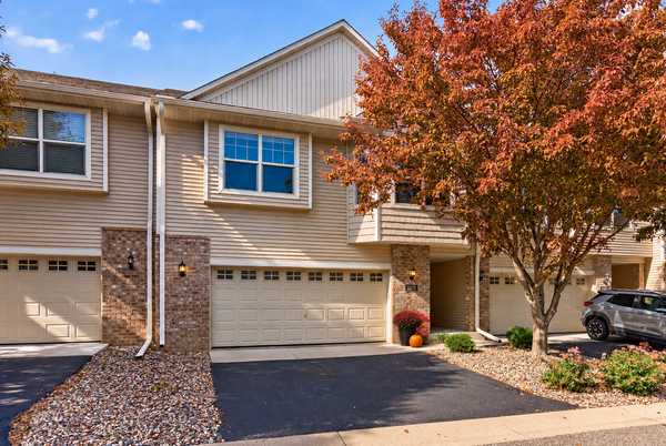 11631 Prospect Curve, Woodbury, MN 55129