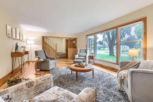 747 Grandview AVE W, Roseville, MN 55113