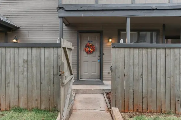 11405 Springhollow RD #302, Oklahoma City, OK 73120